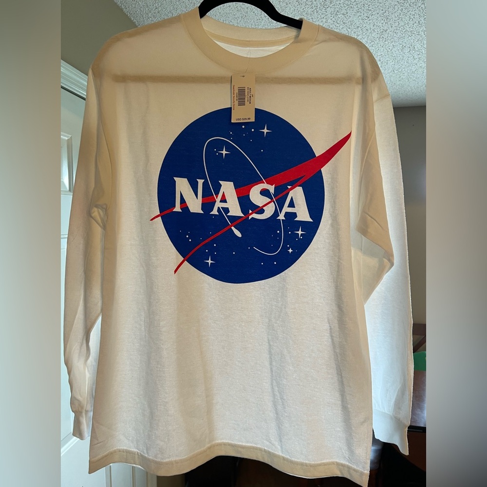 Buzz Aldrin White Graphic Tee - Picture 3 of 4